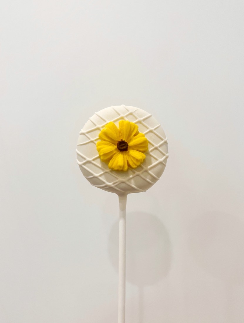 Custom cake pop by Ding Pops