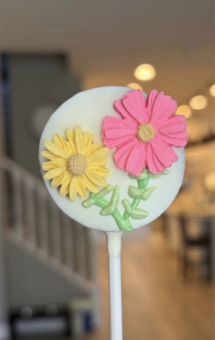 Custom cake pop by Ding Pops