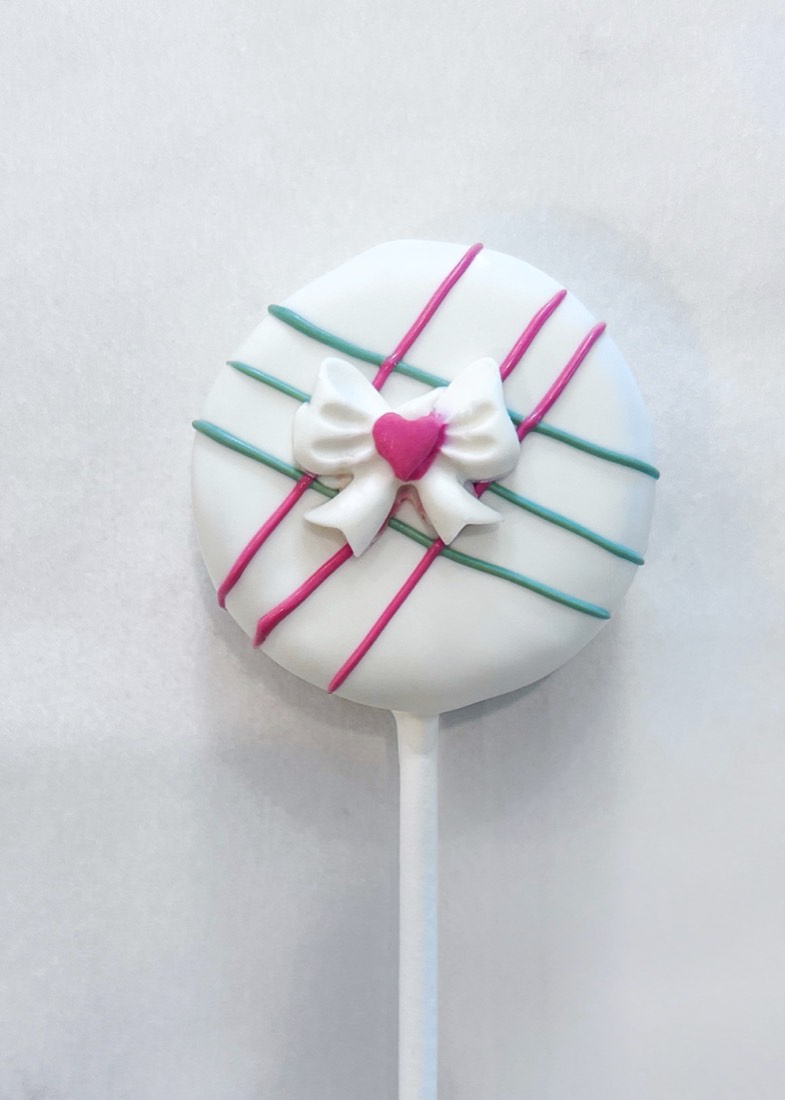 Custom cake pop by Ding Pops