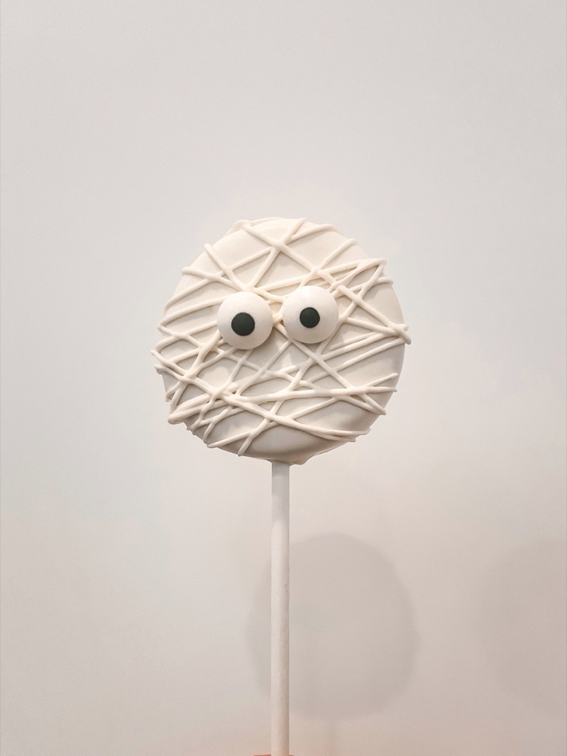 Custom cake pop by Ding Pops