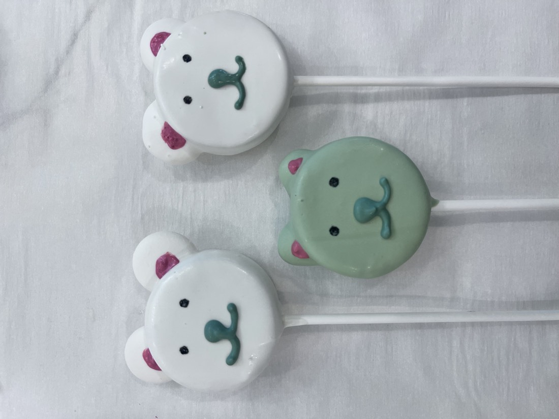 Custom cake pop by Ding Pops