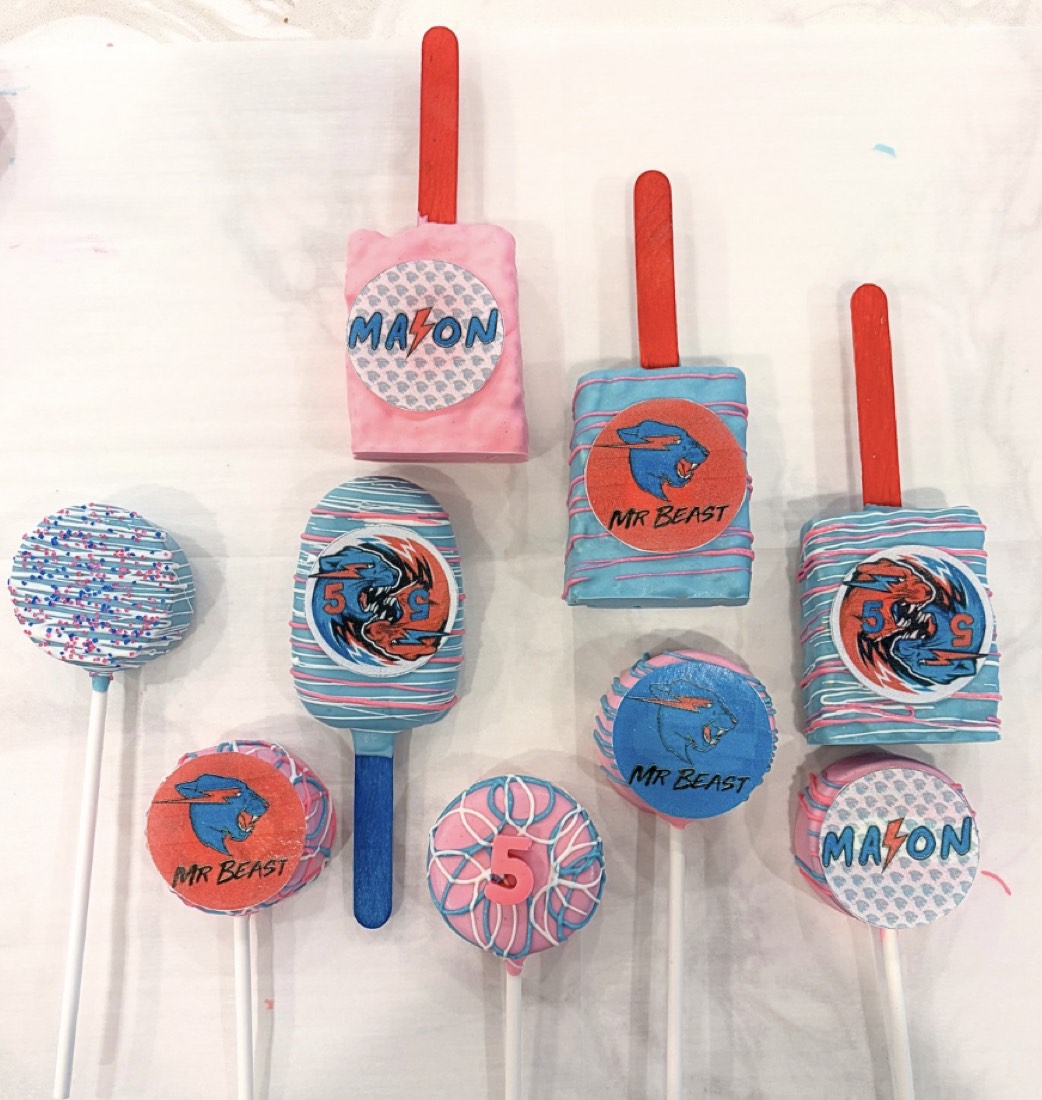 Custom cake pop by Ding Pops
