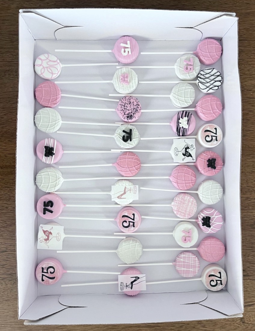 Custom cake pop by Ding Pops