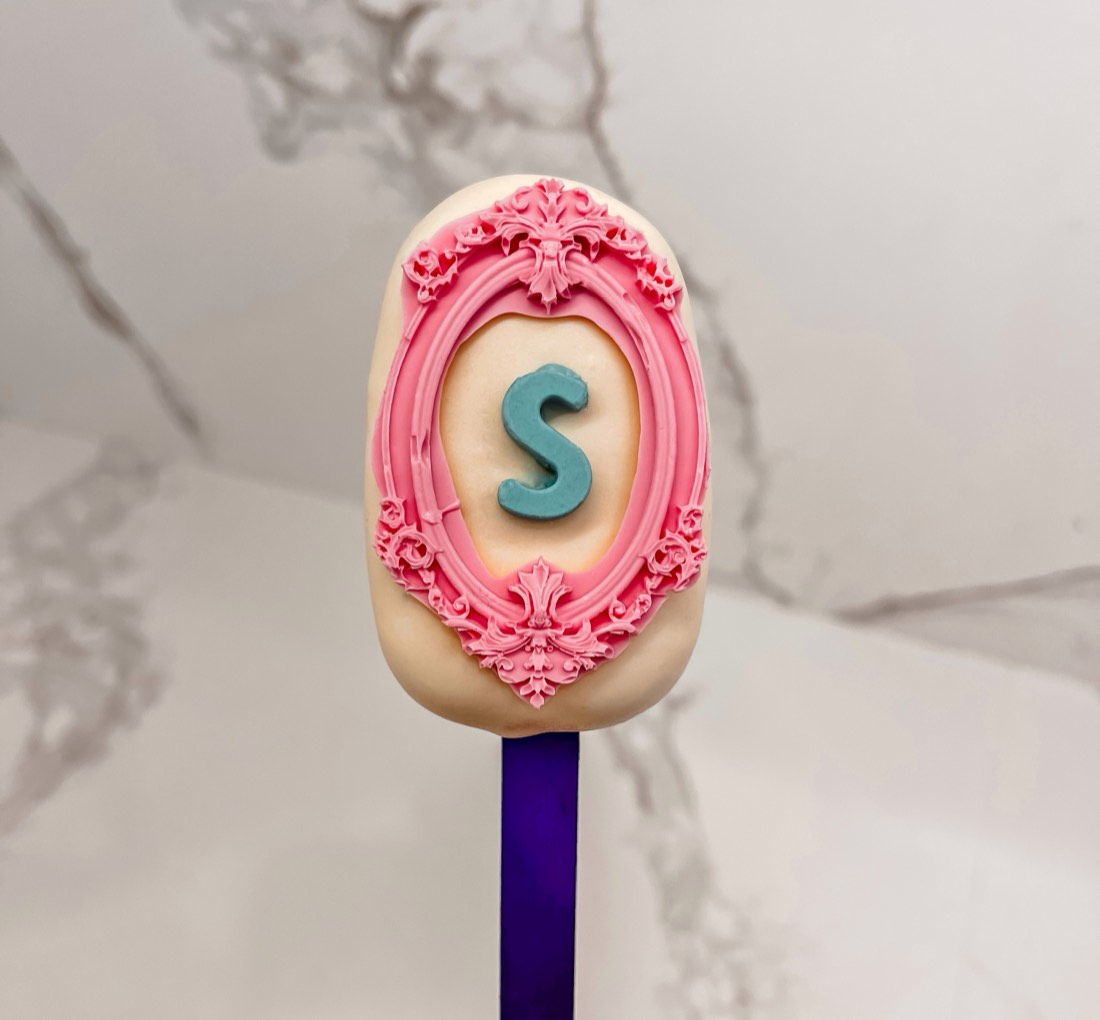 Custom cake pop by Ding Pops