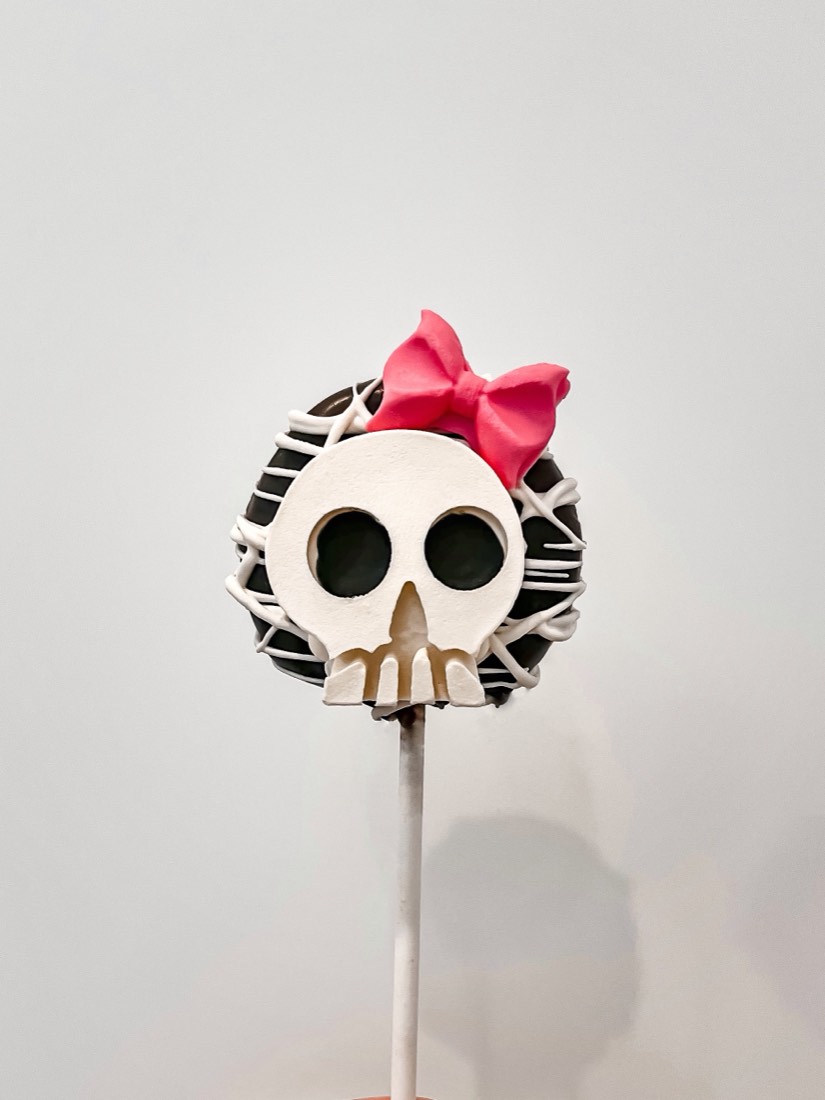 Custom cake pop by Ding Pops